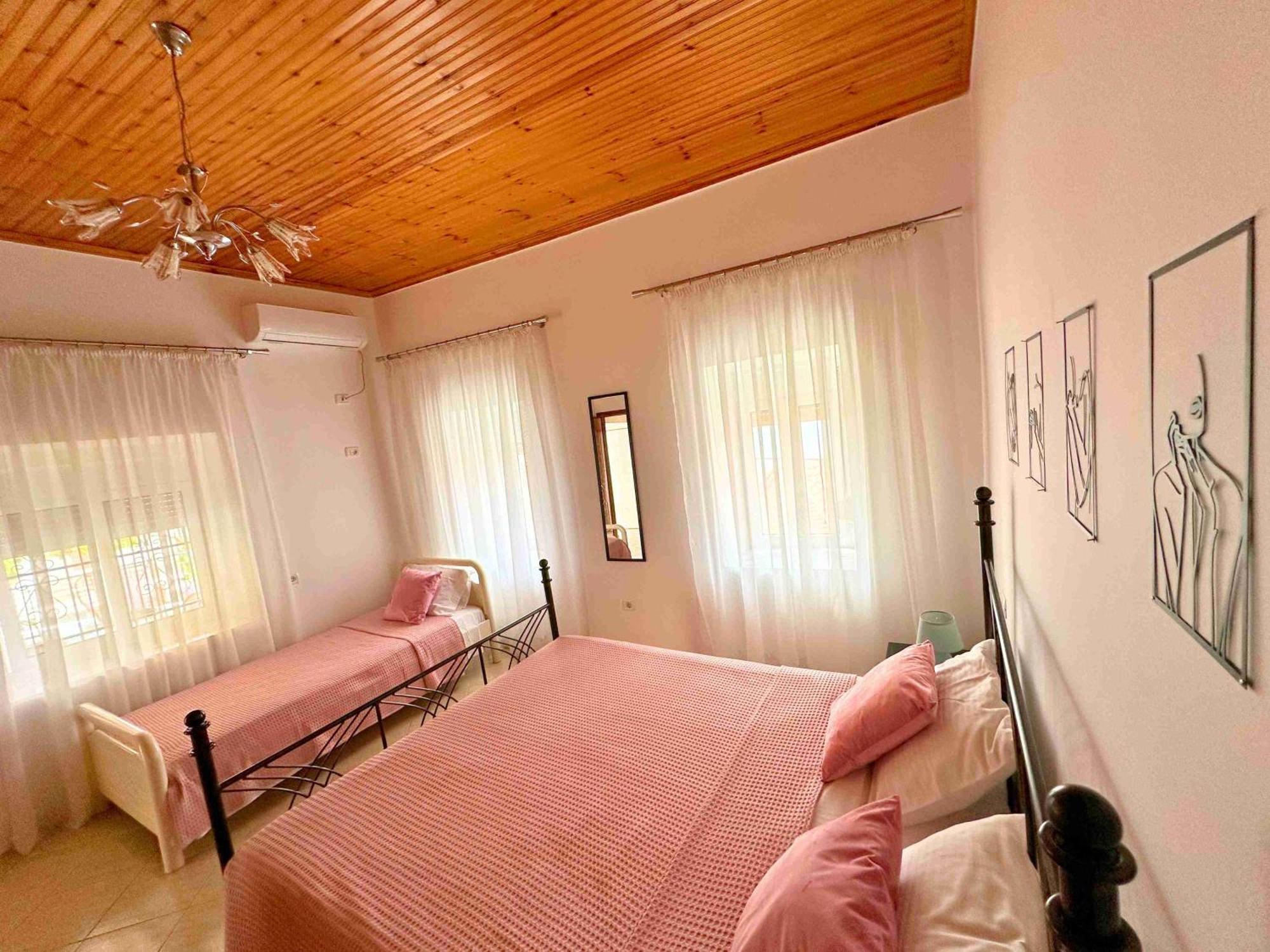 Kalderimi View House *
